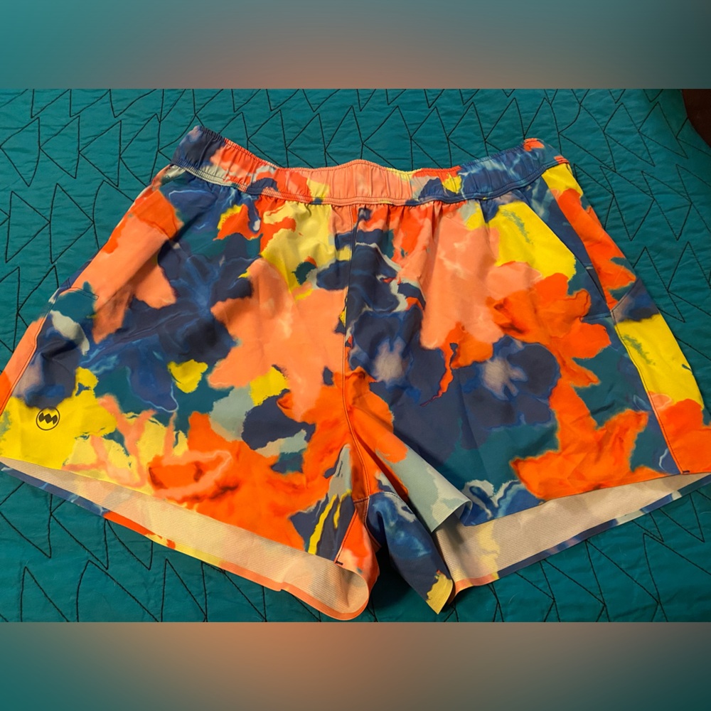 Janji Women's Multicolor Shorts